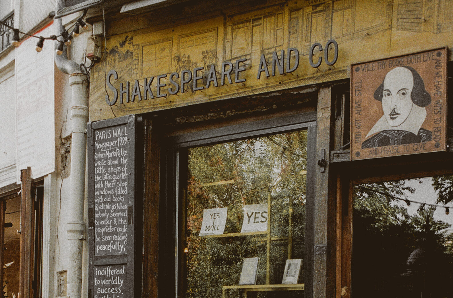 Shakespeare and Company in Paris - Charming English bookshop